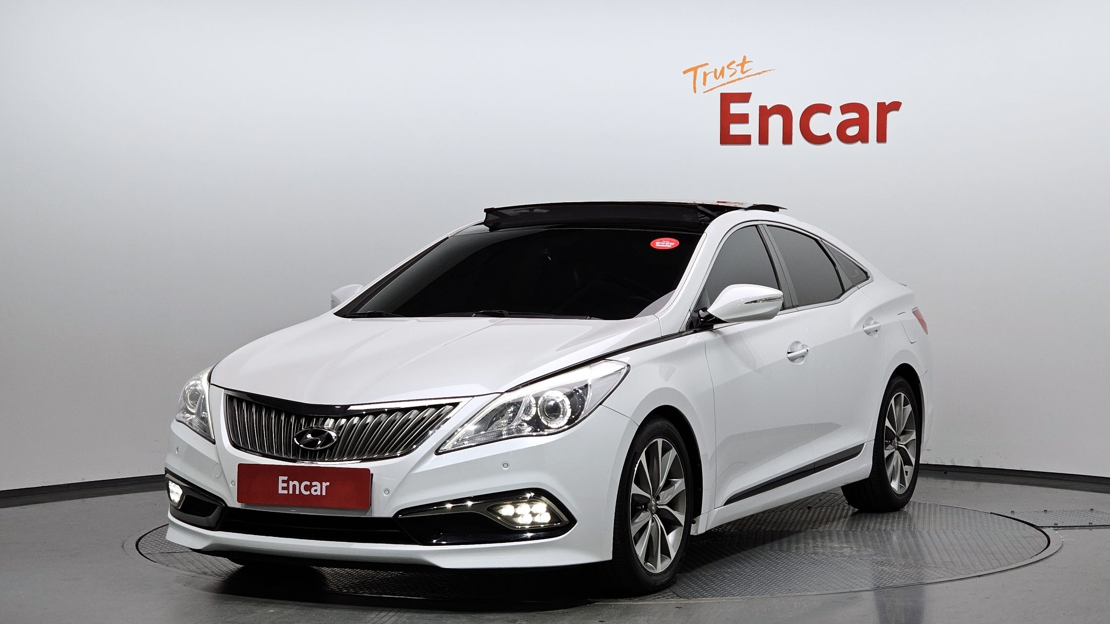 HYUNDAI GRANDEUR HG 2015