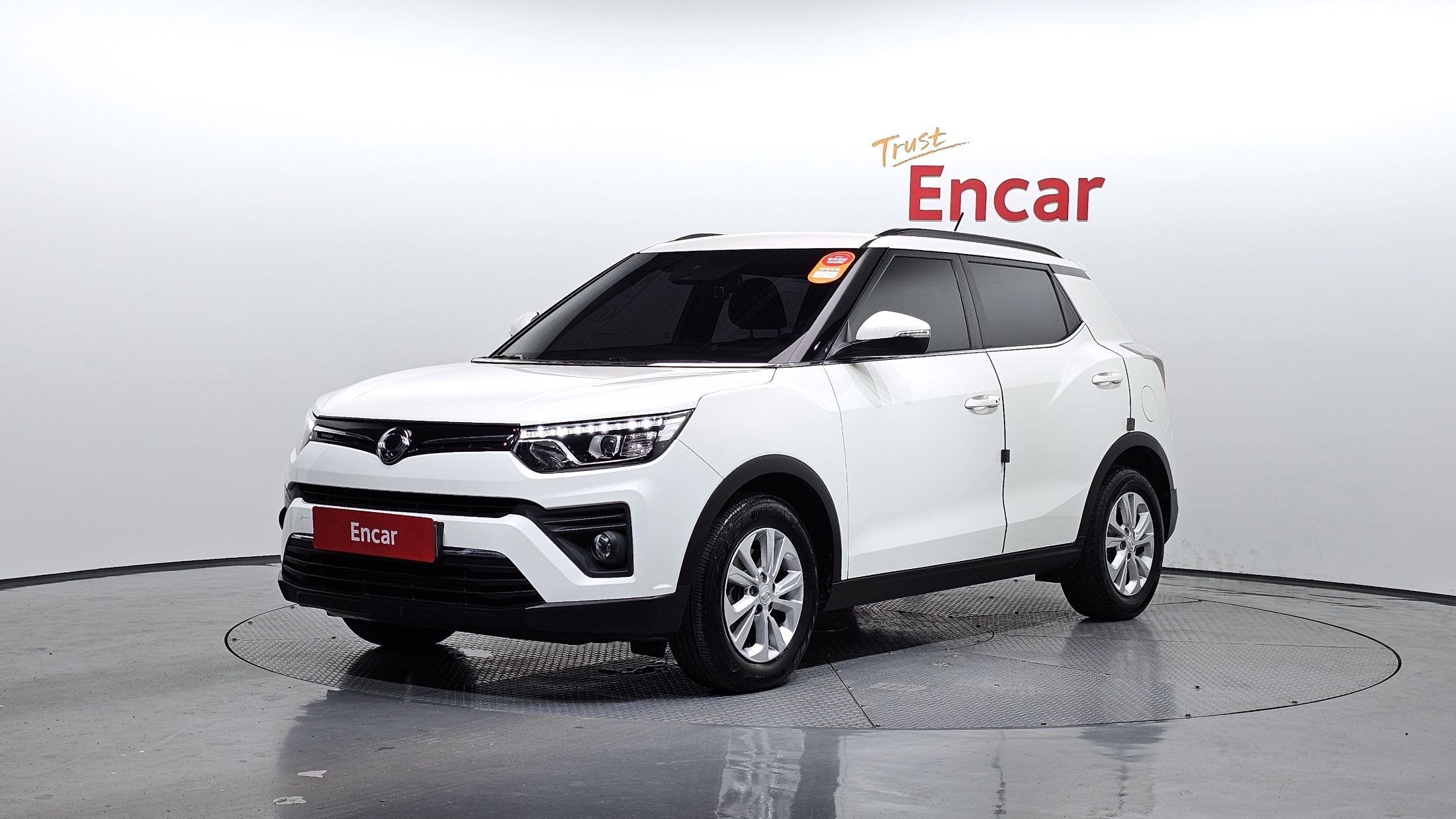 SSANGYONG TIVOLI VERY NEW