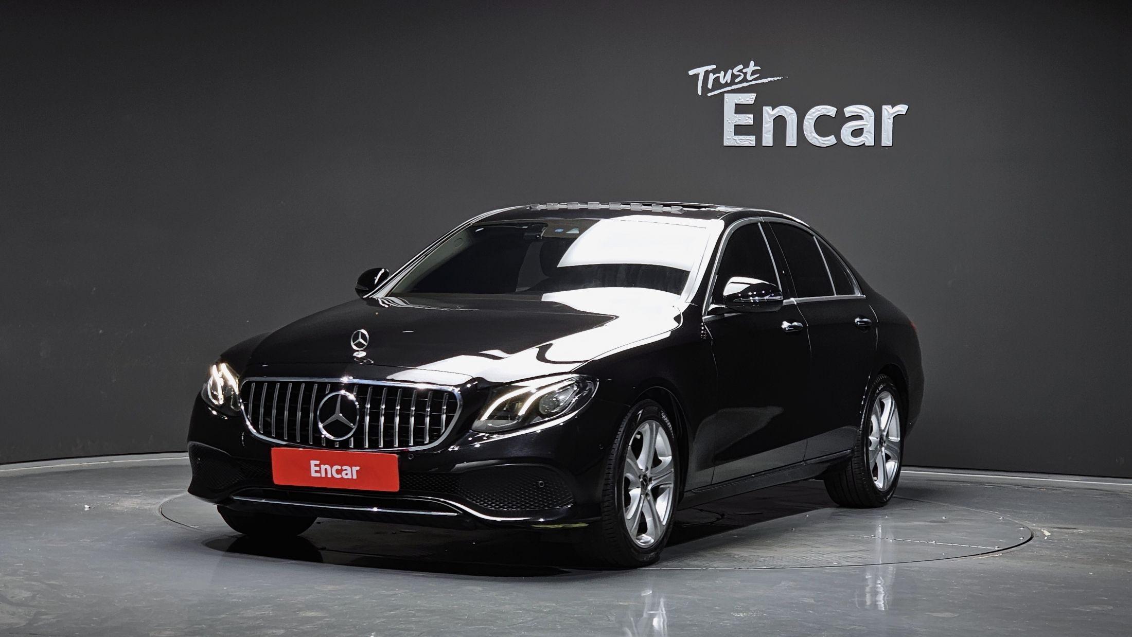 MERCEDES BENZ E-CLASS W213 2017