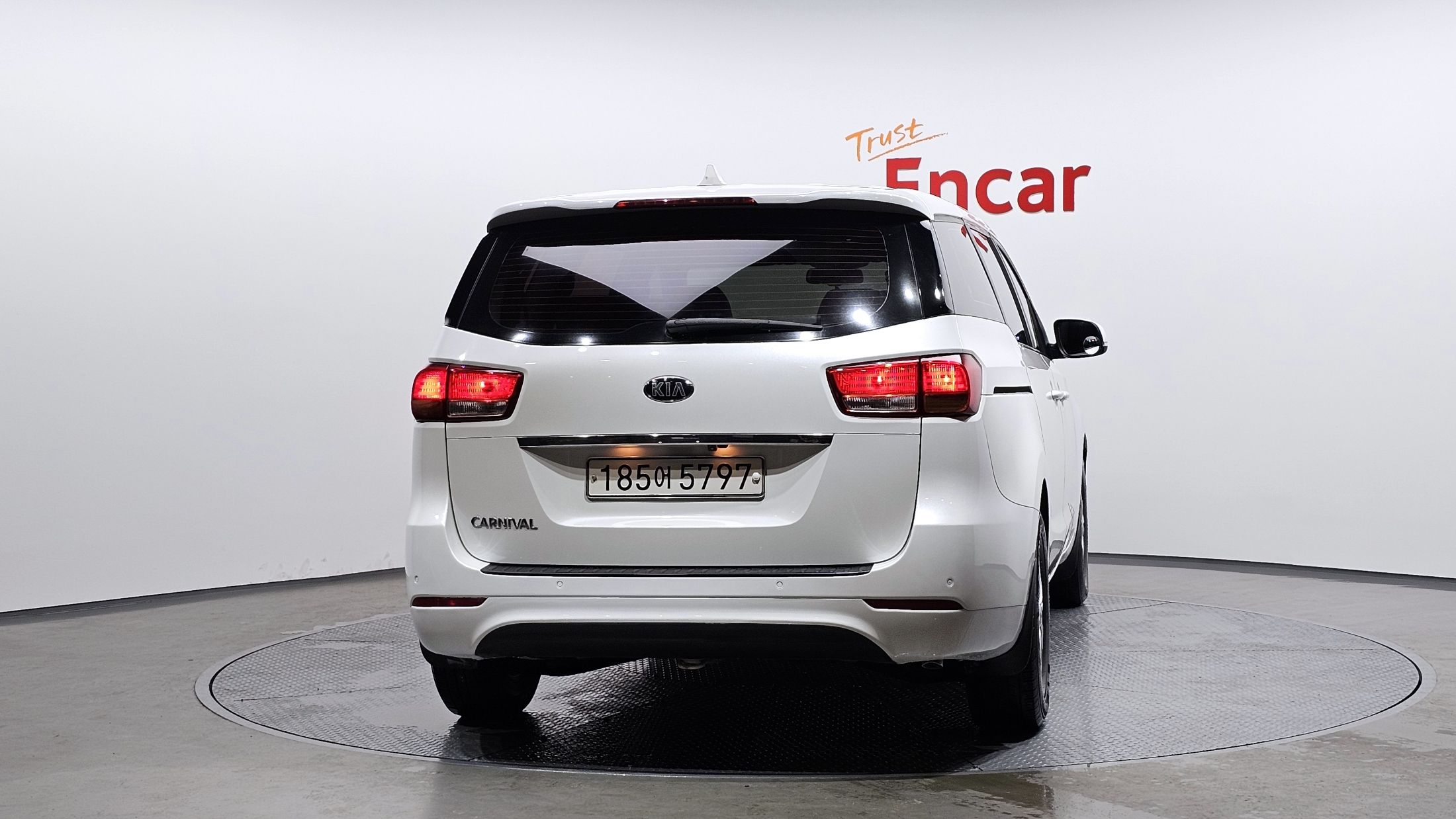 KIA CARNIVAL 2016
