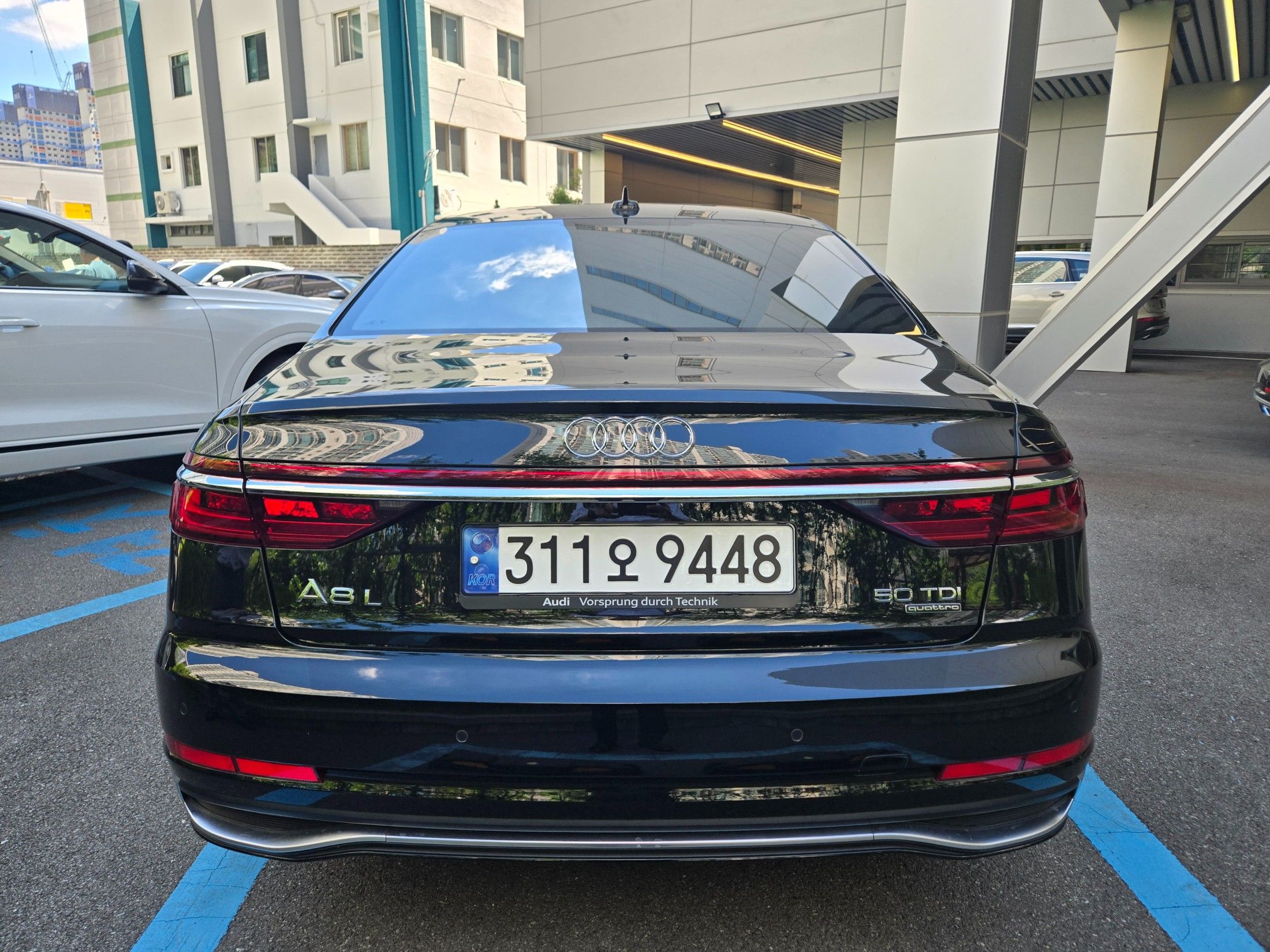 AUDI A8 D5