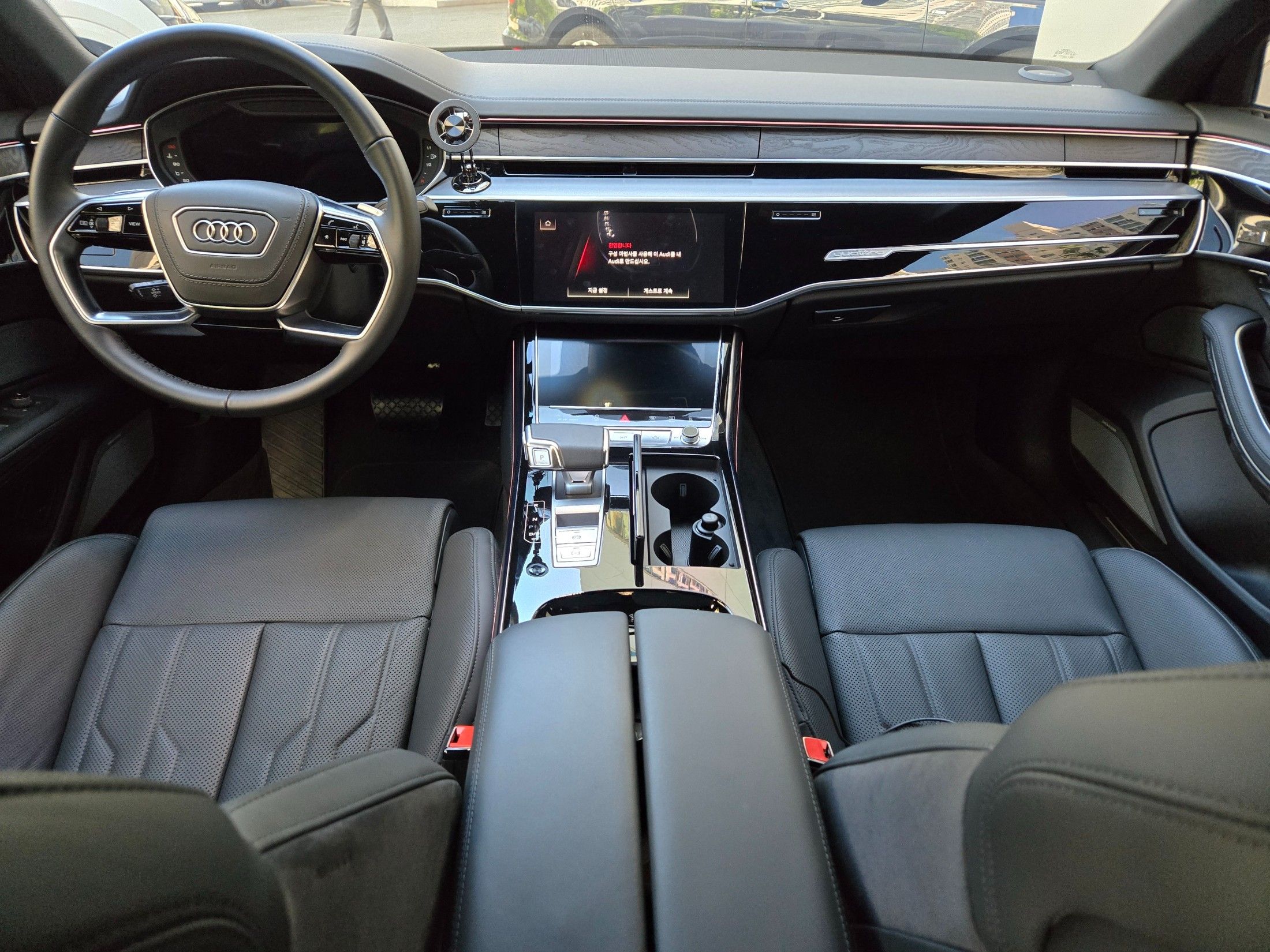 AUDI A8 D5