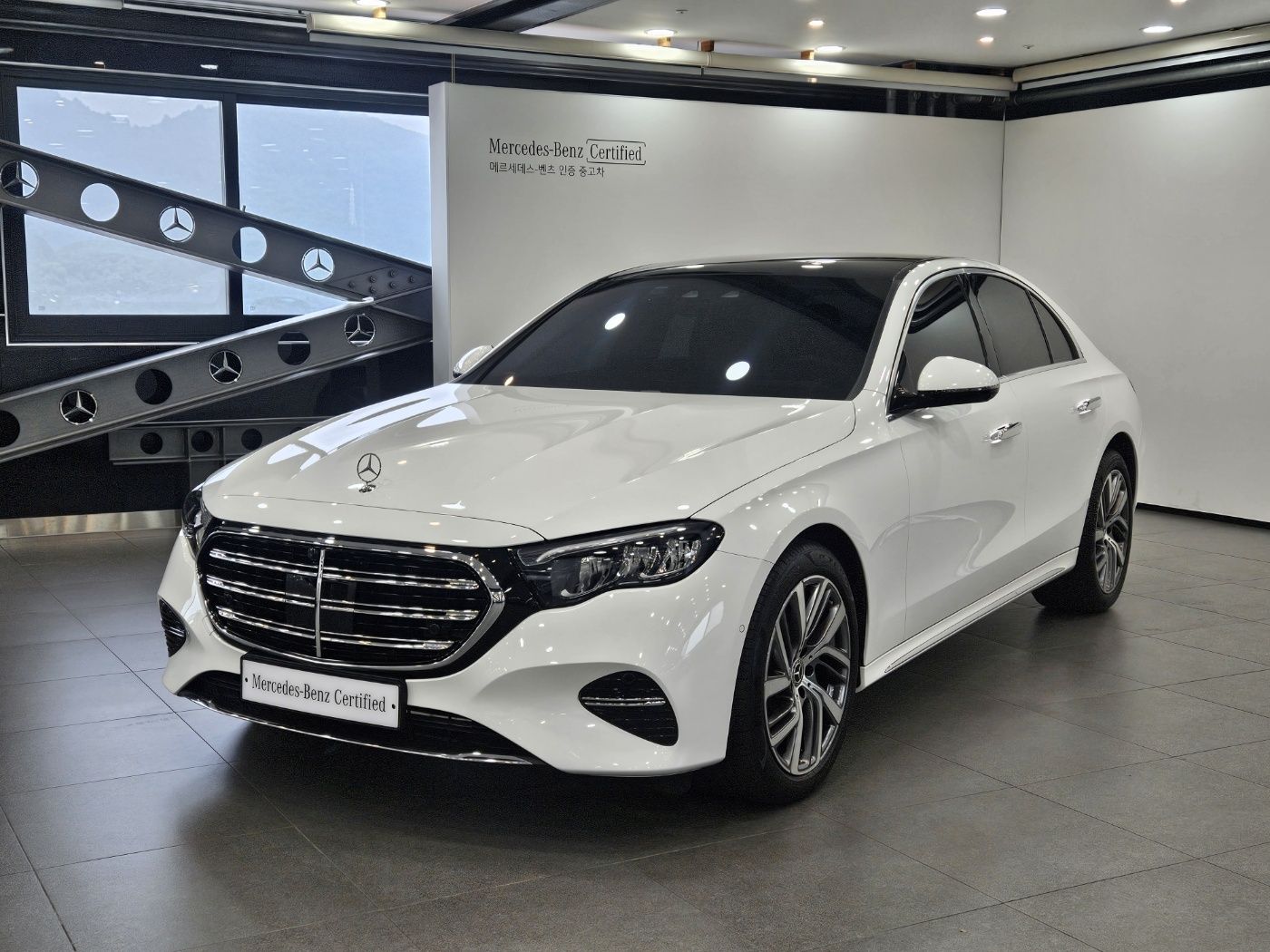 MERCEDES BENZ E-CLASS W214 2024