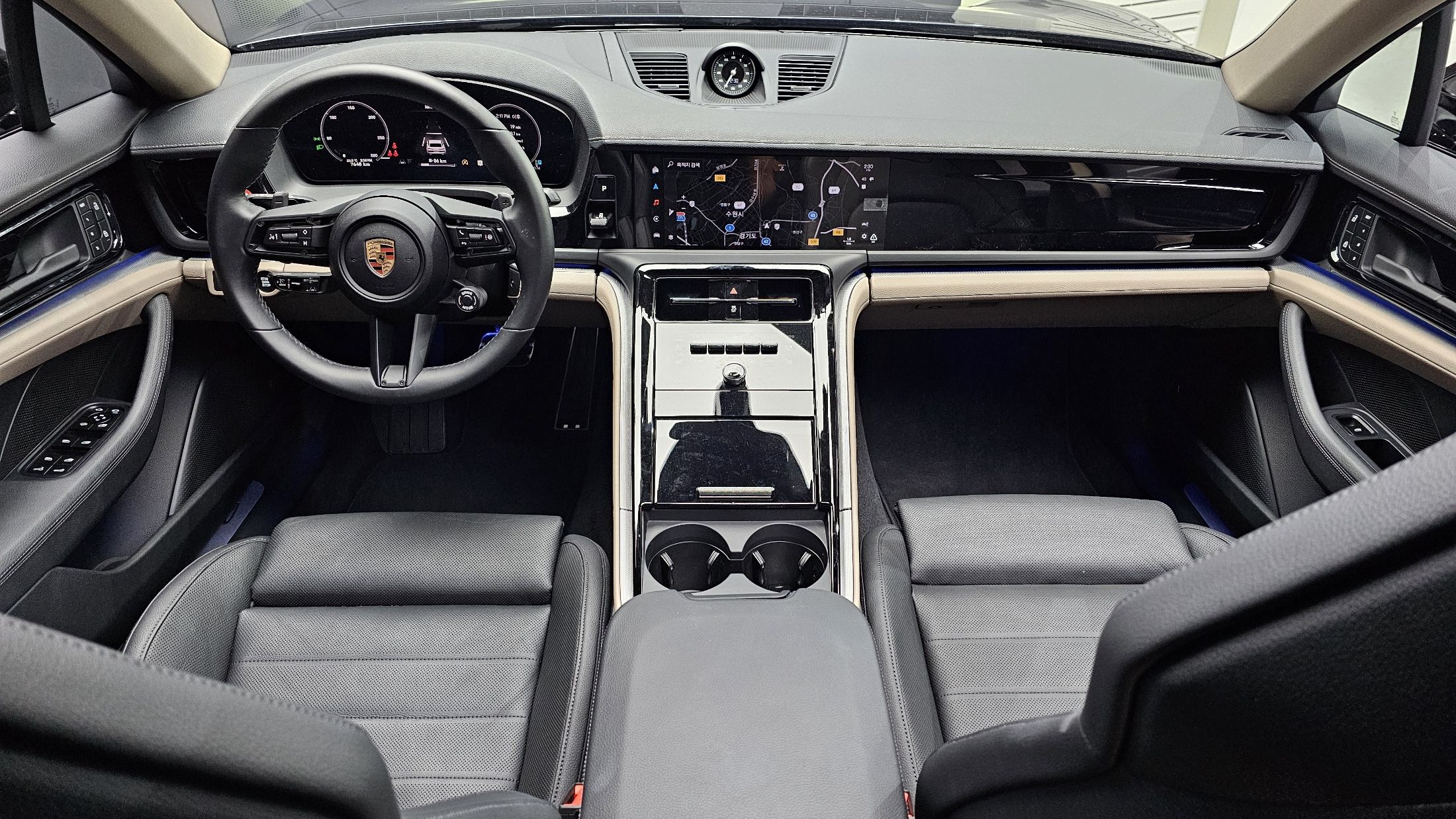PORSCHE PANAMERA 972