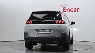 PEUGEOT 5008 2021