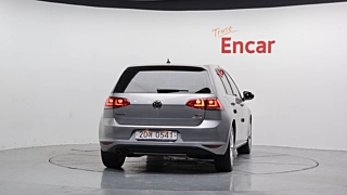 VOLKSWAGEN GOLF 2016