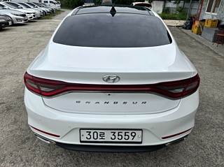 HYUNDAI GRANDEUR IG 2016