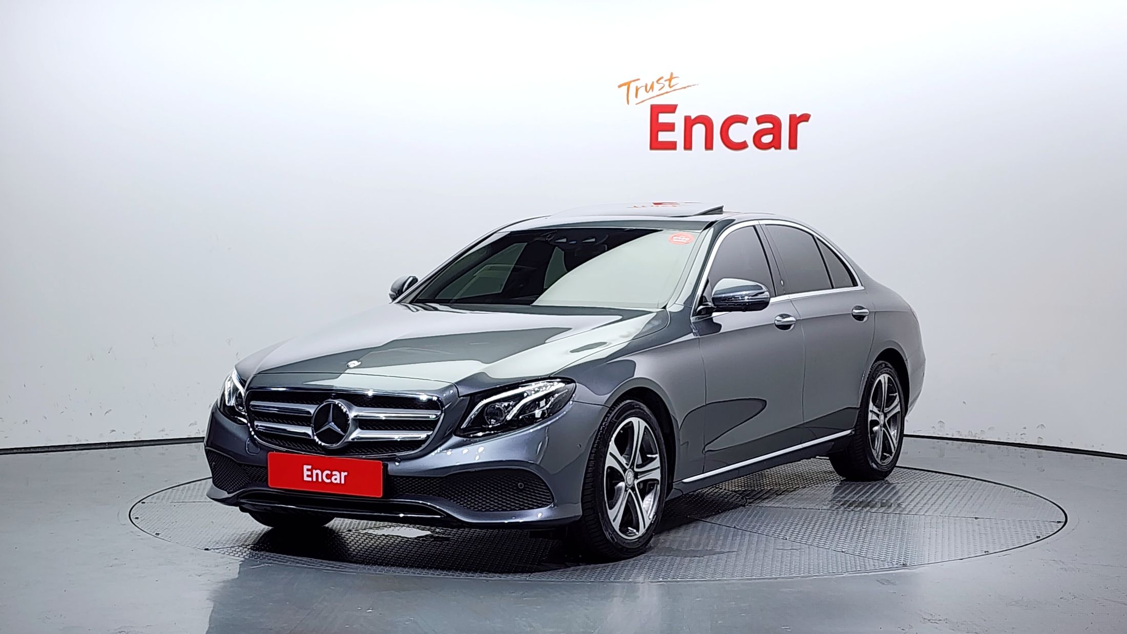 MERCEDES BENZ E-CLASS W213 2017