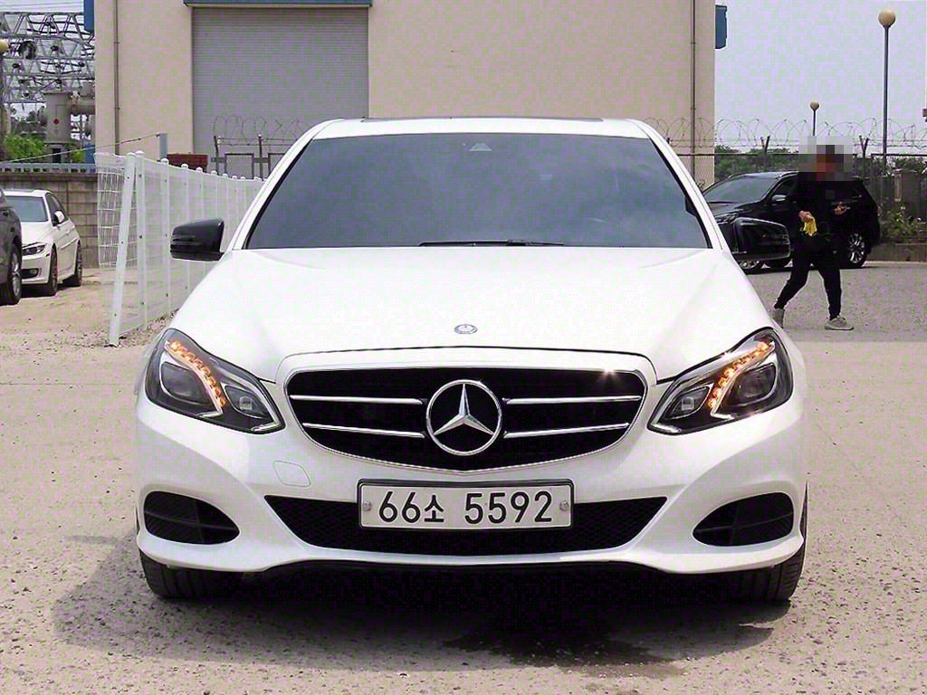 MERCEDES BENZ E-CLASS W212 2015