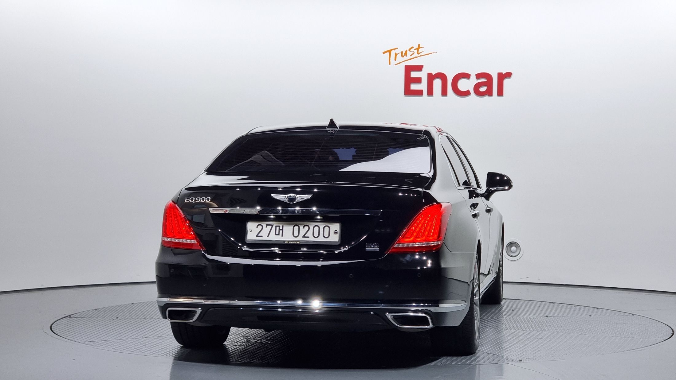 GENESIS EQ900 2016