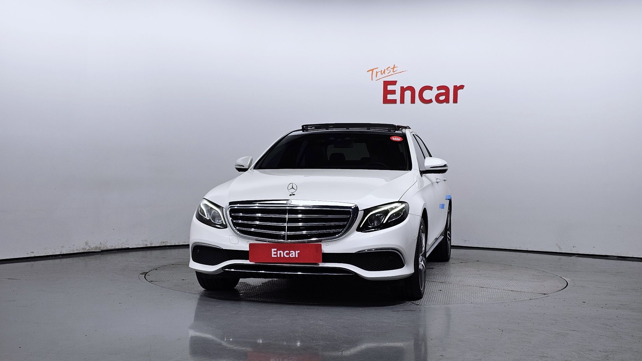 MERCEDES BENZ E-CLASS W213 2016