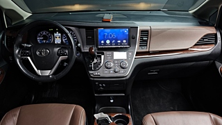 TOYOTA SIENNA 2017