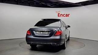 MERCEDES BENZ E-CLASS W213 2017