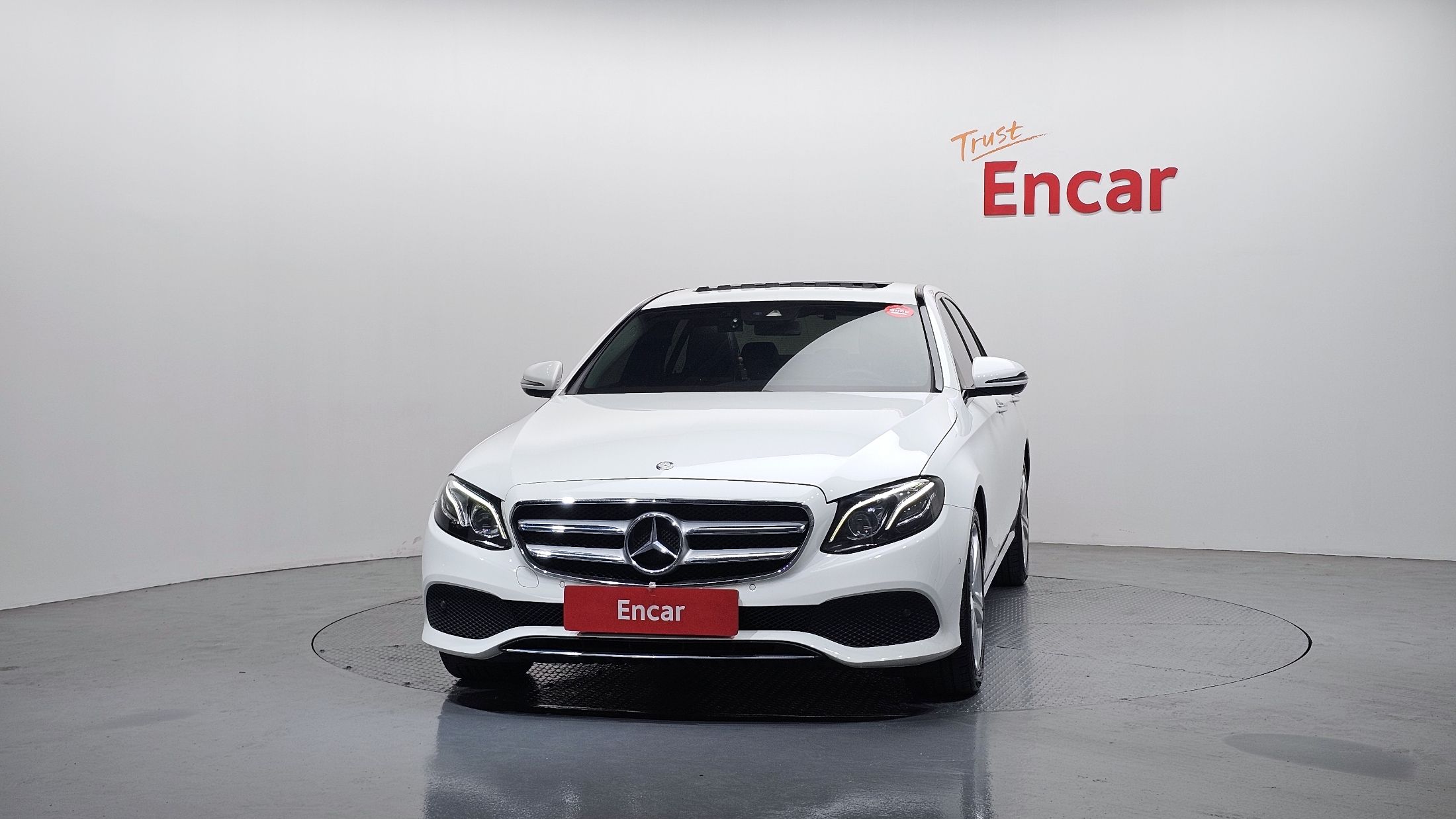 MERCEDES BENZ E-CLASS W213 2016