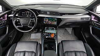 AUDI E-TRON 2021