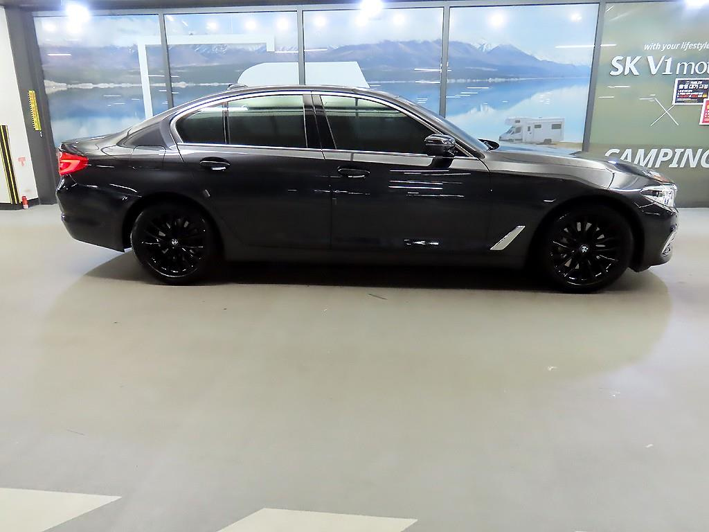 BMW 5-SERIES G30 2020