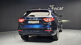MASERATI LEVANTE 2020