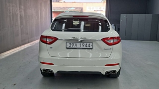 MASERATI LEVANTE 2018