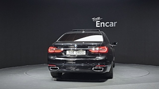 BMW 7-SERIES G11 2016