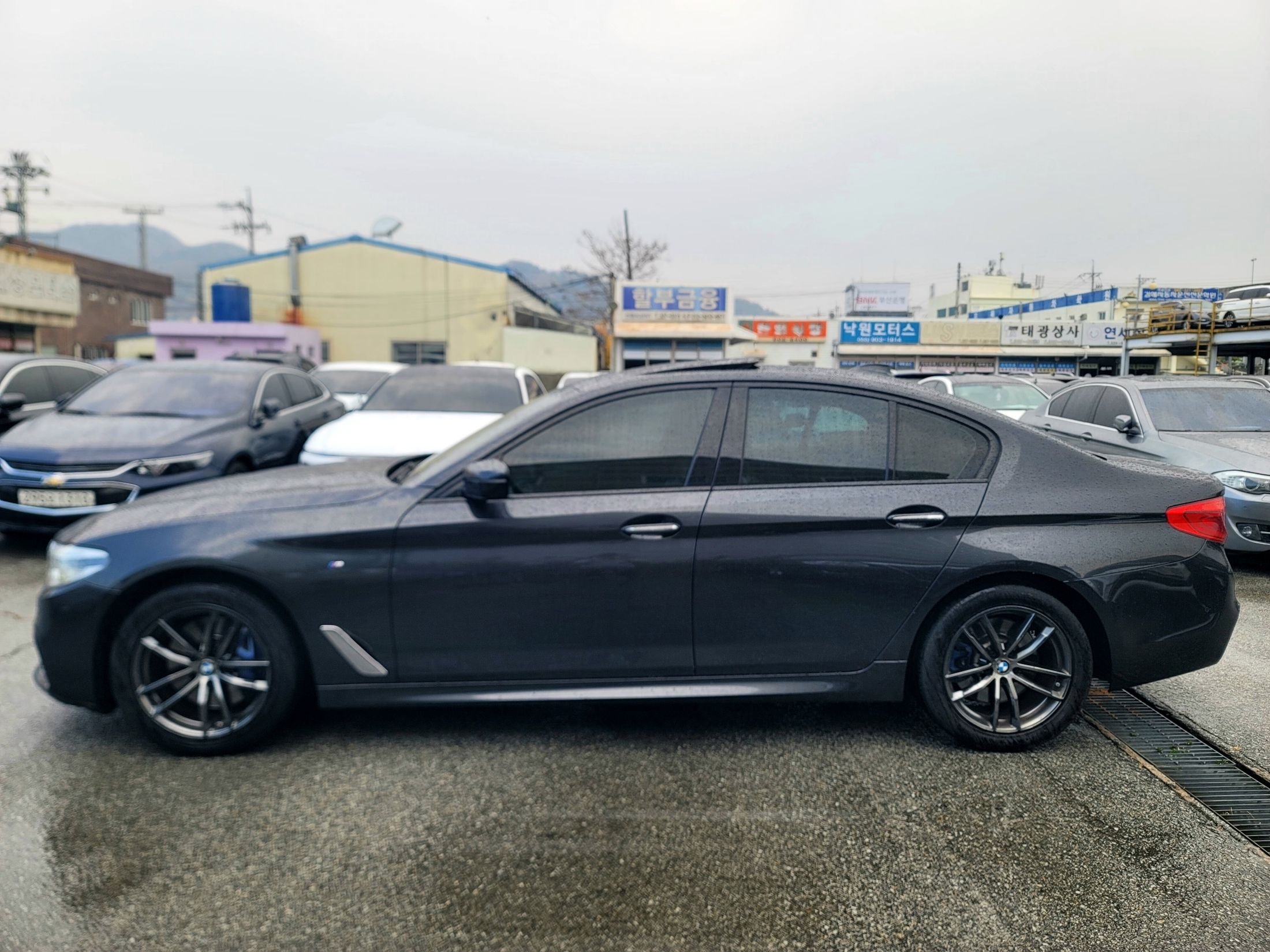 BMW 5-SERIES G30 2017