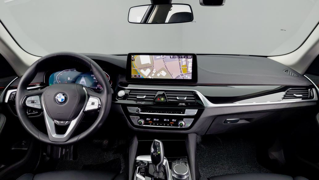 BMW 5-SERIES G30 2022