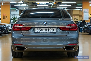 BMW 7-SERIES G11 2016