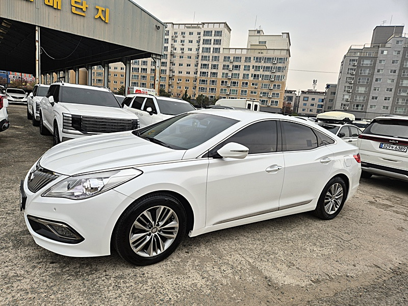 HYUNDAI GRANDEUR HG 2016