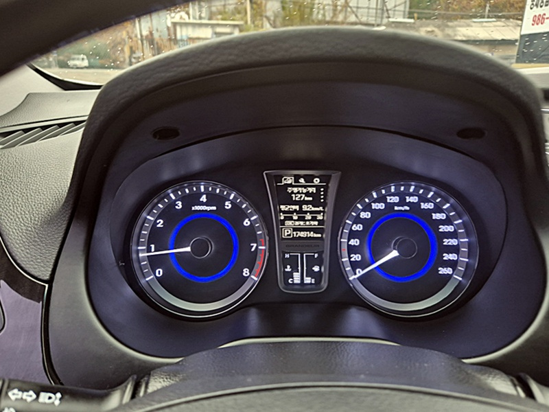 HYUNDAI GRANDEUR HG 2016