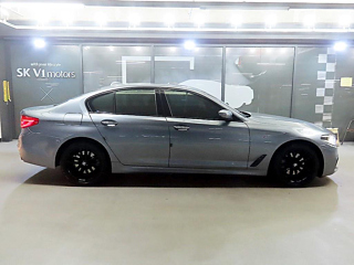 BMW 5-SERIES G30 2017