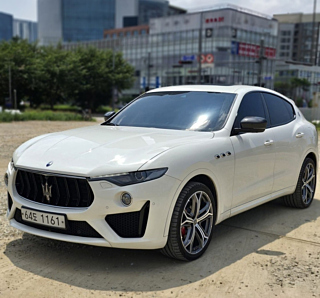 MASERATI LEVANTE 2018