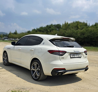 MASERATI LEVANTE 2018