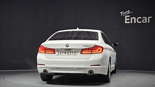 BMW 5-SERIES G30 2019