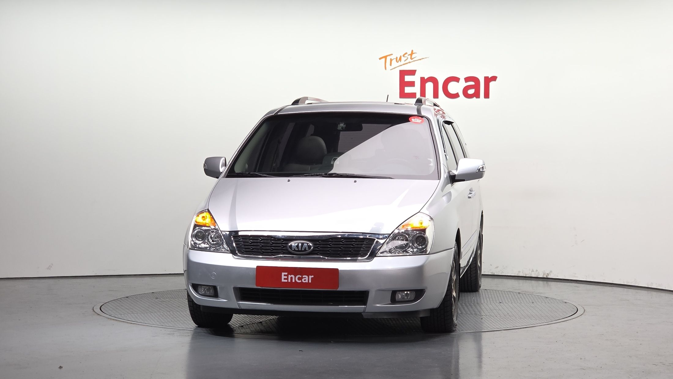 KIA CARNIVAL R 2014