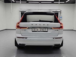 VOLVO XC60 2018