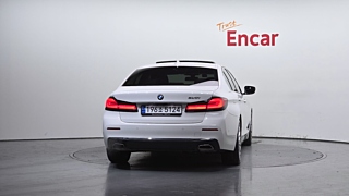 BMW 5-SERIES G30 2022