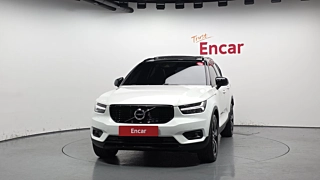 VOLVO XC40 2020