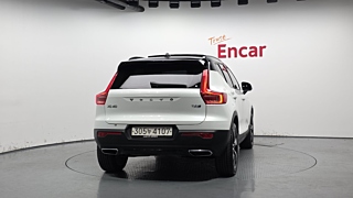 VOLVO XC40 2020
