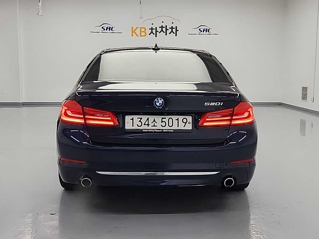 BMW 5-SERIES G30 2018