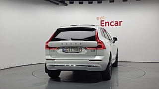 VOLVO XC60 2022