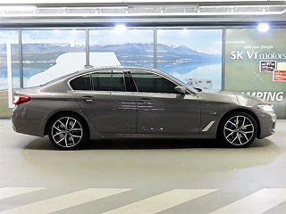 BMW 5-SERIES G30 2021