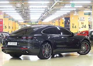 PORSCHE PANAMERA 971 2017