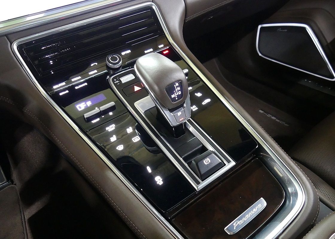 PORSCHE PANAMERA 971 2017
