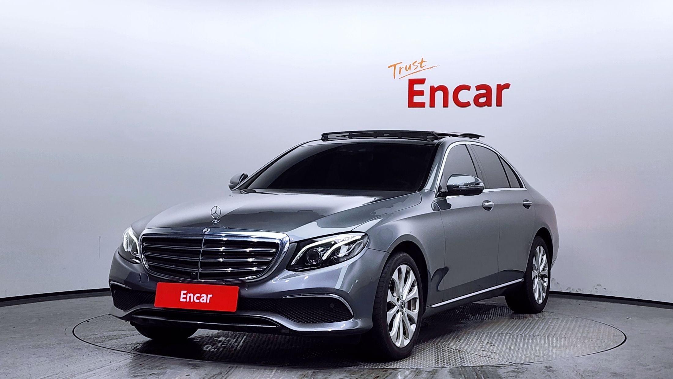MERCEDES BENZ E-CLASS W213 2019