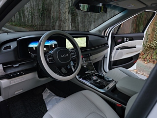 KIA CARNIVAL 2023