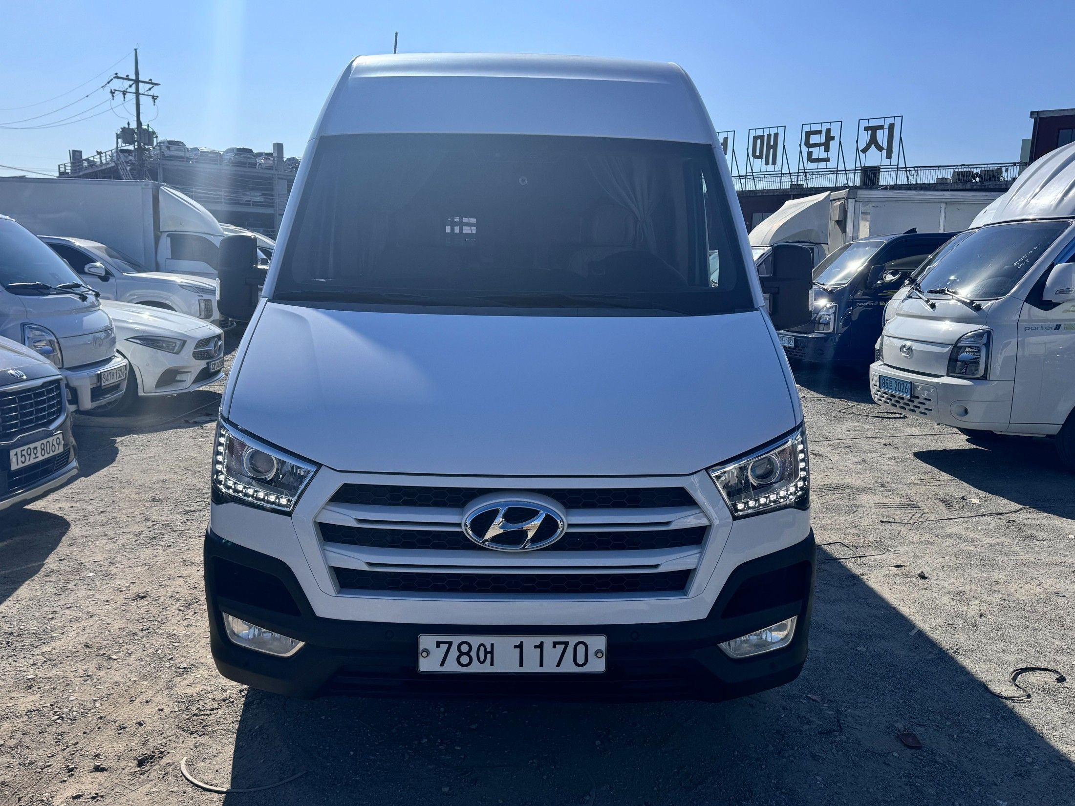 HYUNDAI SOLATI 2016