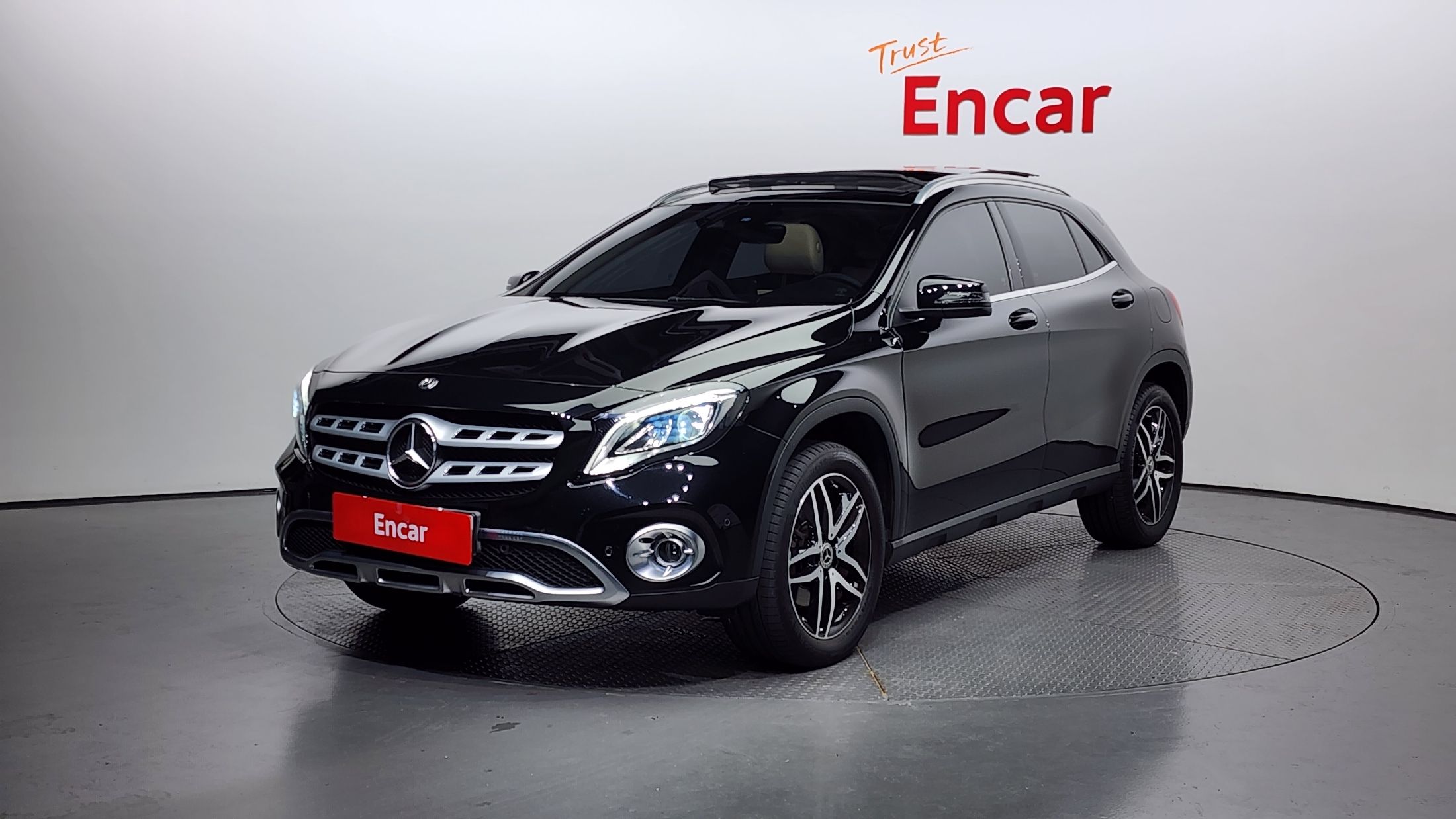 MERCEDES BENZ GLA-CLASS X156 2019