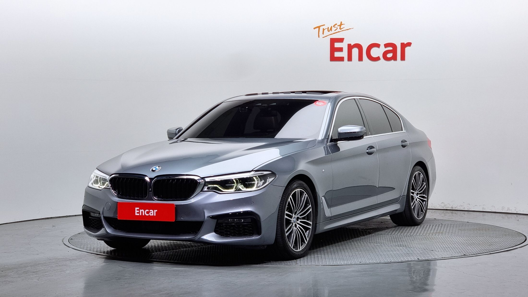 BMW 5-SERIES G30 2019