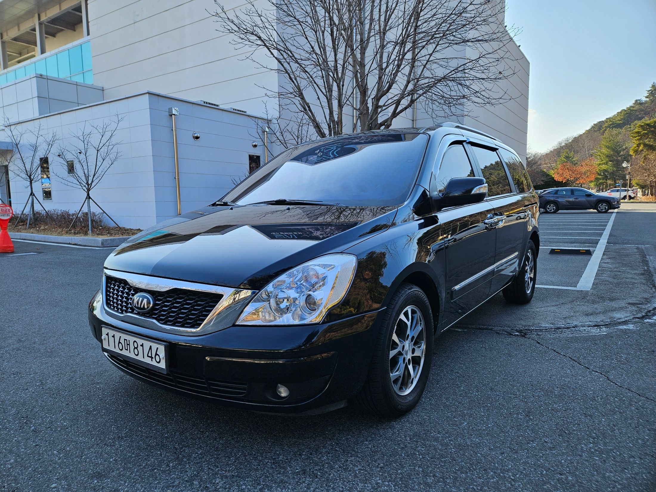KIA CARNIVAL R 2013
