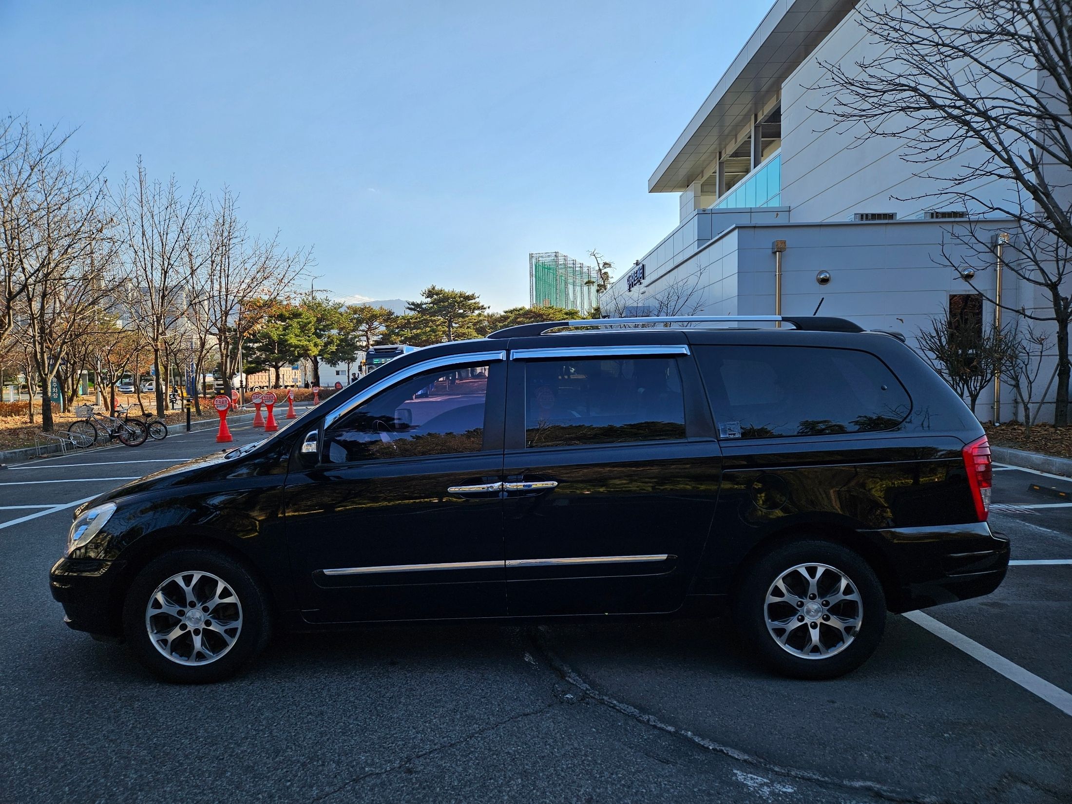 KIA CARNIVAL R 2013