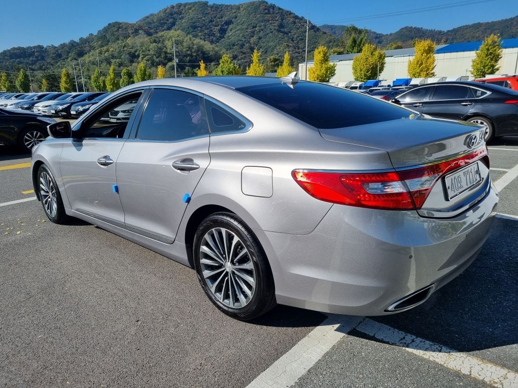 HYUNDAI GRANDEUR HG 2013